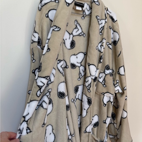 NWOT Urban Outfitters Peanuts Snoopy Pattern Robe One Size - Picture 9 of 15